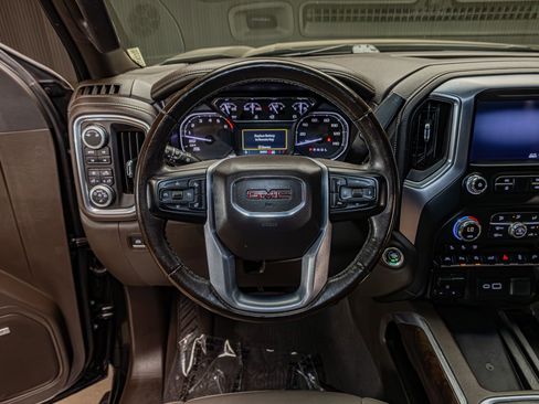 Used 2019 GMC Sierra 1500 SLT w/ SLT Premium Plus Package AWD/4WD image 18