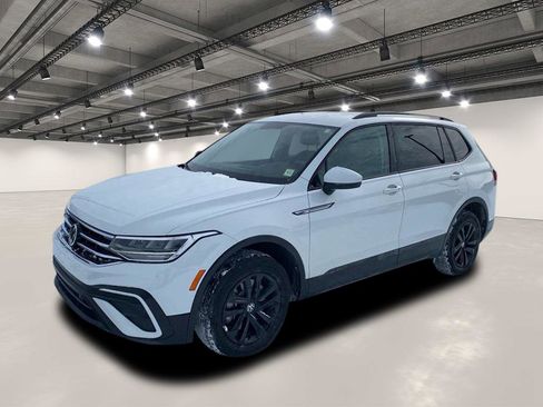 Used 2022 Volkswagen Tiguan S image 3
