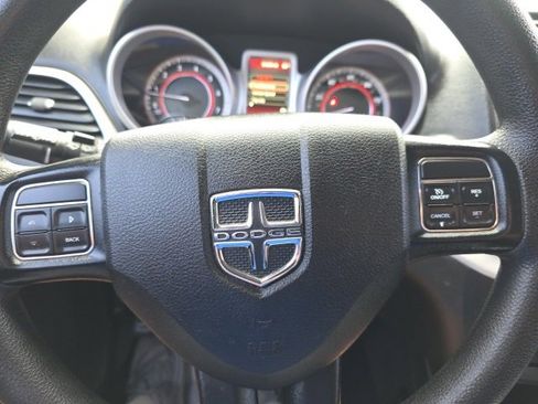 Used 2019 Dodge Journey SE image 16