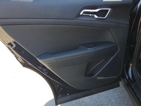 New 2026 Kia Sportage EX image 23