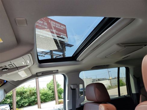 Used 2019 Chevrolet Suburban Premier w/ Premier Plus Edition image 38