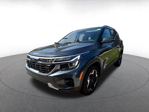 Used 2025 Kia Seltos S image 3