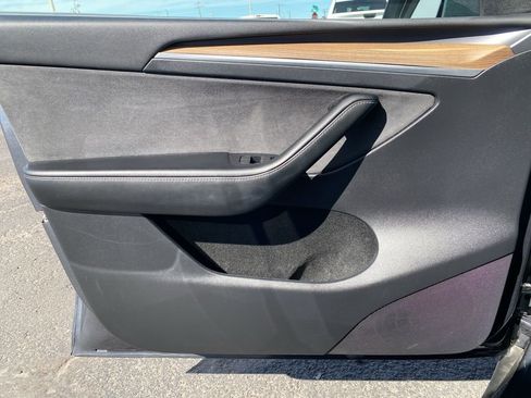 Used 2023 Tesla Model Y Long Range image 33