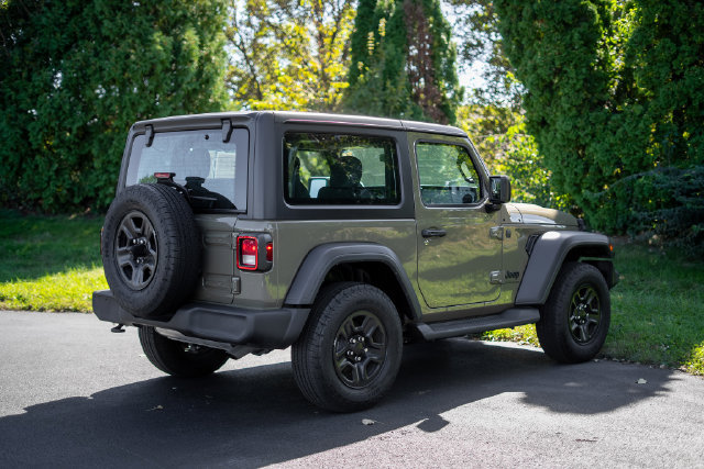 Used 2025 Jeep Wrangler Sport AWD/4WD image 5
