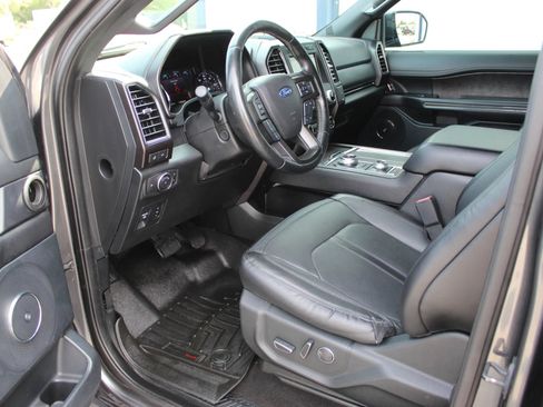 Used 2019 Ford Expedition Limited w/ Equipment Group 301A AWD/4WD image 12