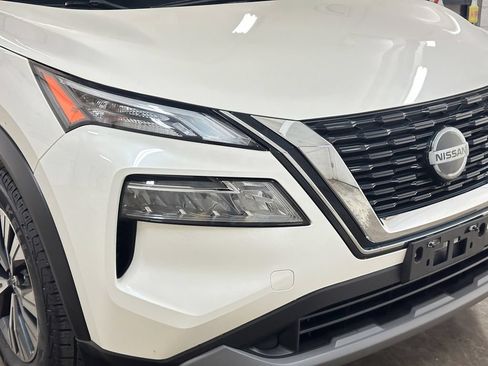 Used 2021 Nissan Rogue SV AWD/4WD image 16