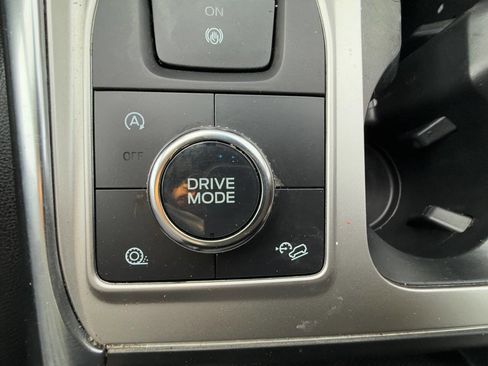 Used 2020 Ford Explorer XLT w/ Equipment Group 202A image 15