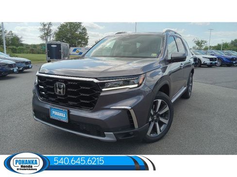 New 2025 Honda Pilot Touring image 6