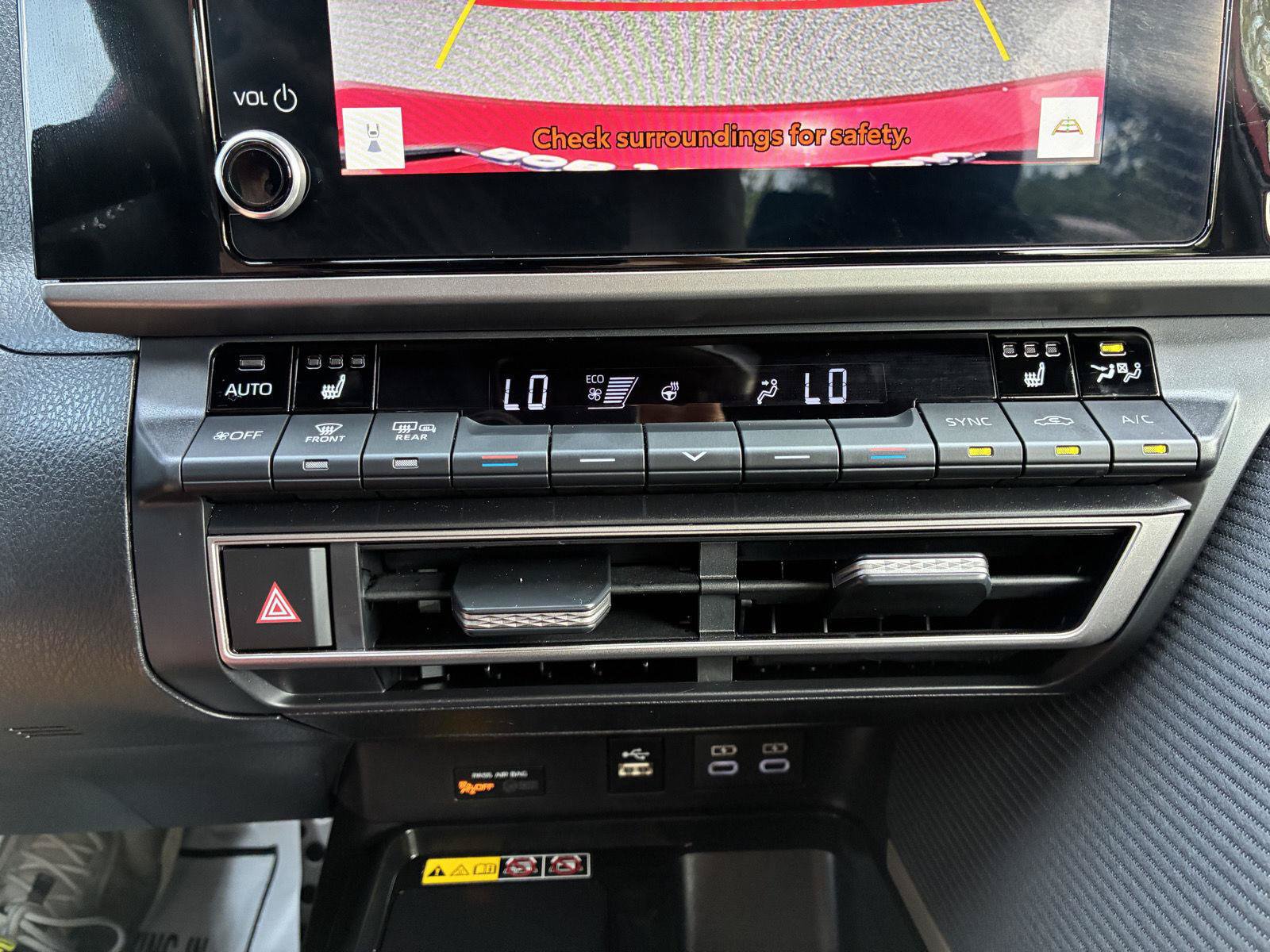 Used 2026 Toyota Camry Hybrid w/ Convenience Package FWD image 27