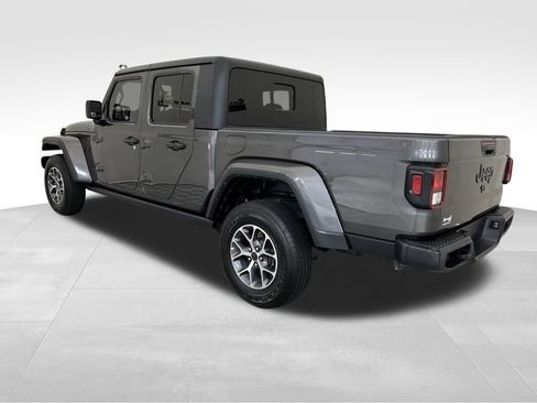 Used 2022 Jeep Gladiator Sport image 17