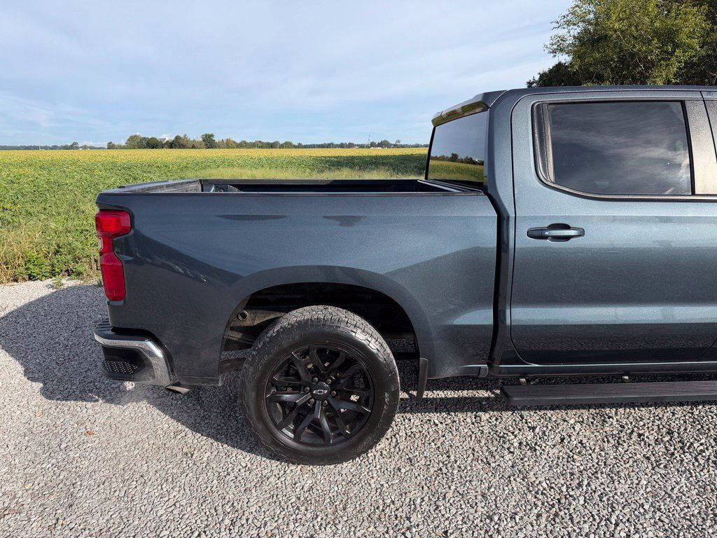 Used 2019 Chevrolet Silverado 1500 LT w/ All-Star Edition AWD/4WD image 18