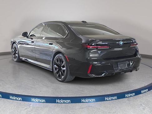 Used 2023 BMW i7 xDrive60 AWD/4WD image 9
