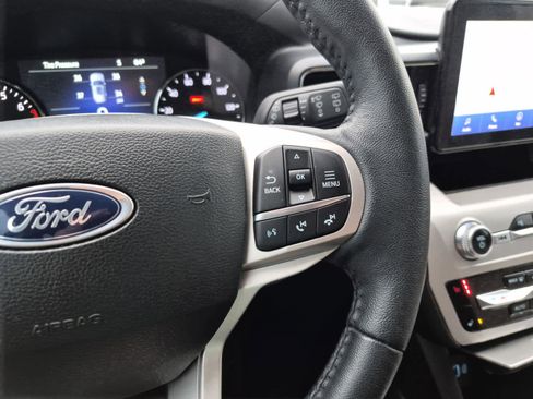 Used 2023 Ford Explorer XLT w/ Equipment Group 202A image 22