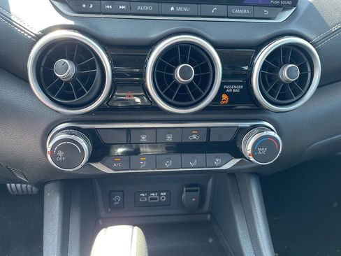 Used 2025 Nissan Sentra SV image 17