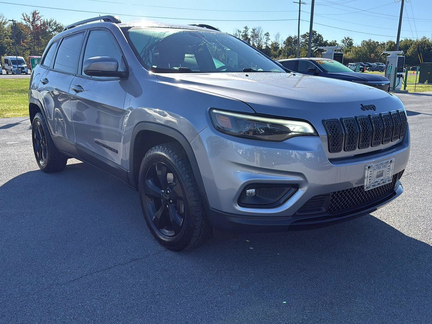 Used 2020 Jeep Cherokee Latitude Plus AWD/4WD image 1