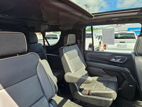 Used 2022 GMC Yukon XL SLT w/ SLT Luxury Package AWD/4WD image 21