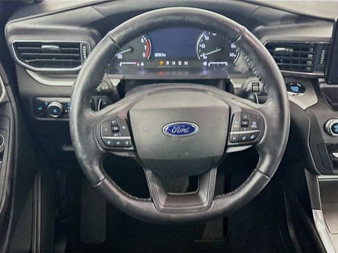 Used 2020 Ford Explorer XLT w/ Equipment Group 202A RWD image 18