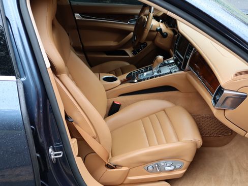 Used 2012 Porsche Panamera Turbo image 28