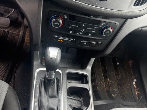 Used 2017 Ford Escape SE AWD/4WD image 3