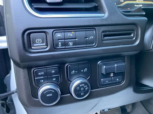 Certified 2022 GMC Yukon XL SLT w/ SLT Luxury Package image 25