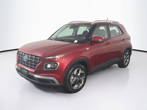 Used 2025 Hyundai Venue SEL FWD image 3