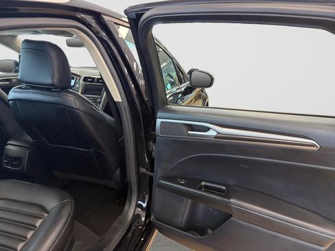 Used 2020 Ford Fusion SEL FWD image 17