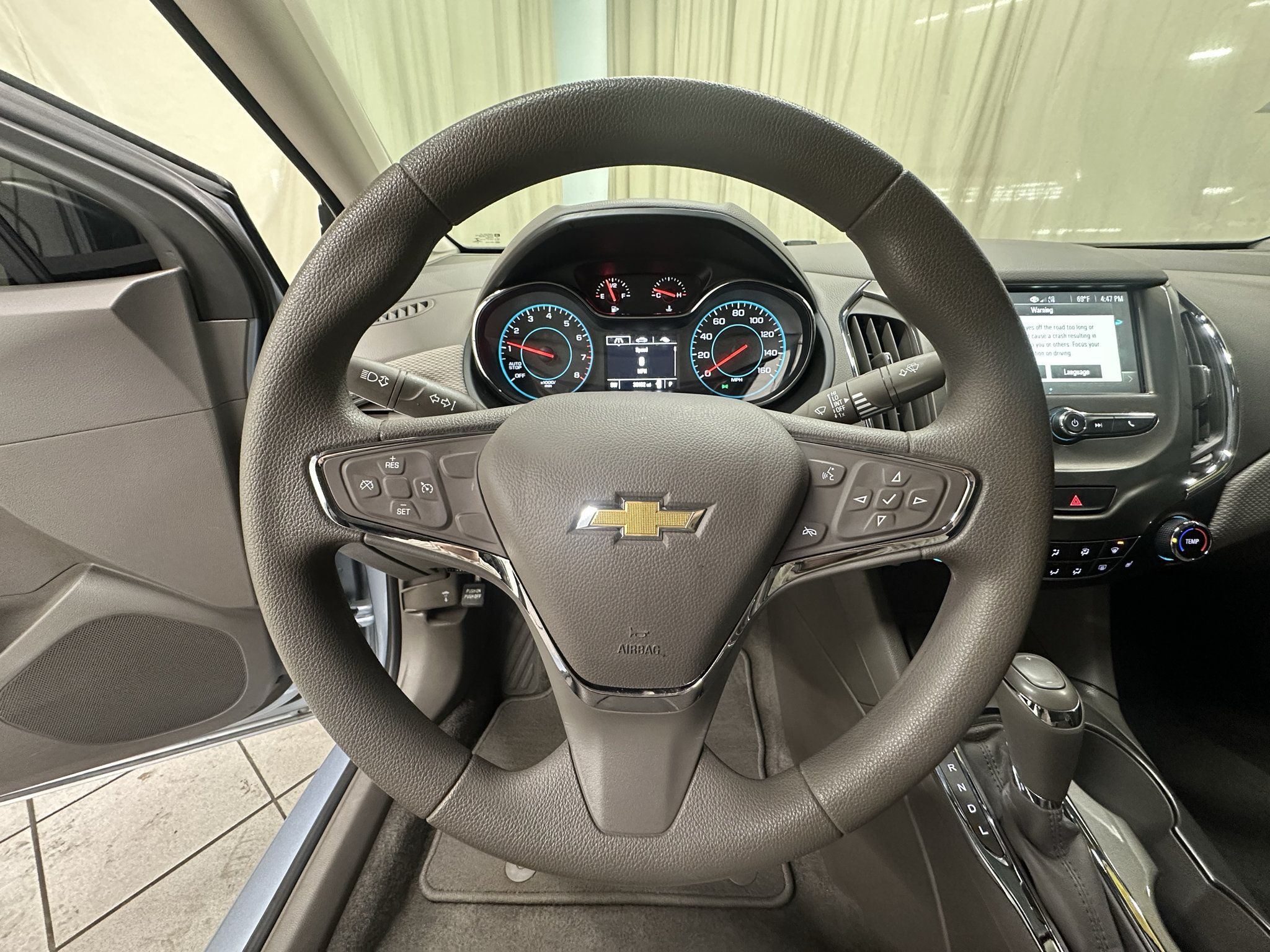 Certified 2018 Chevrolet Cruze LT w/ Convenience Package FWD image 24