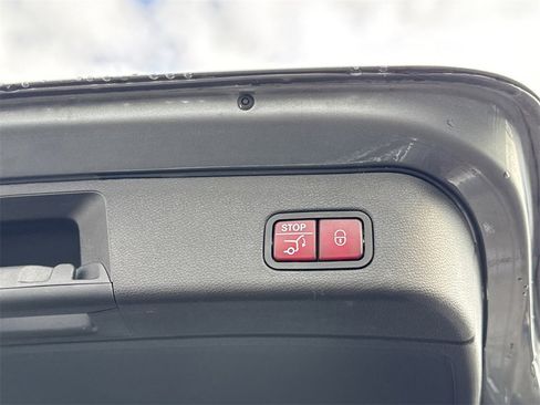 Used 2018 Mercedes-Benz GLE 350 image 16