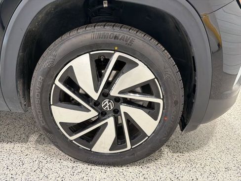 Used 2024 Volkswagen Atlas SE AWD/4WD image 39