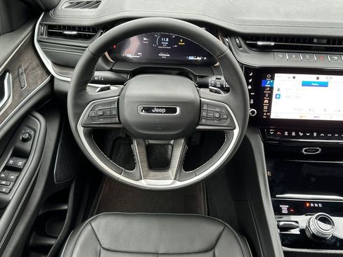 New 2026 Jeep Grand Cherokee Limited image 14