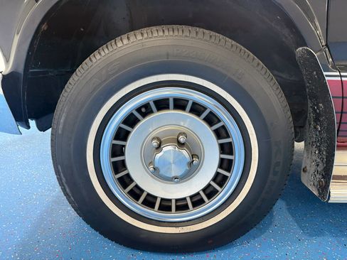 Used 1988 Ford E-150 and Econoline 150 RWD image 57