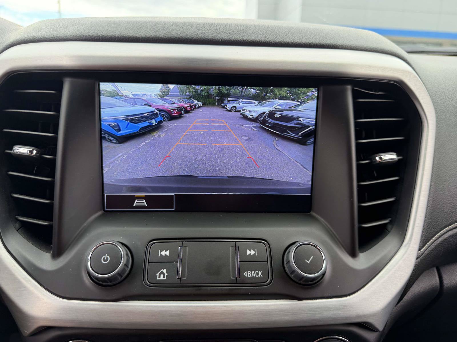Used 2023 GMC Acadia SLT AWD/4WD image 25