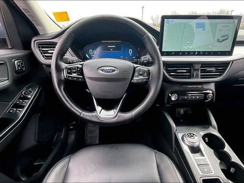 Used 2025 Ford Escape Platinum image 8