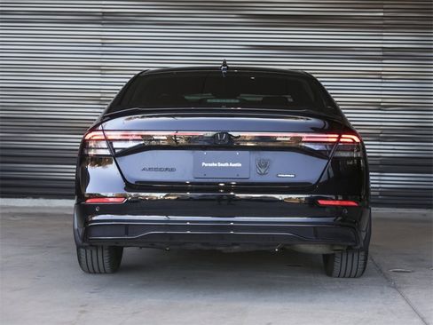 Used 2024 Honda Accord Touring image 6