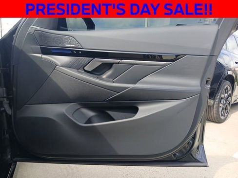 Used 2024 BMW 530i w/ M Sport Package image 19