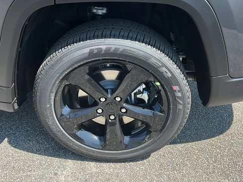 New 2025 Jeep Grand Cherokee L Altitude image 12