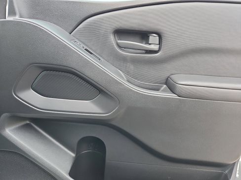 Used 2023 Nissan Frontier S image 28