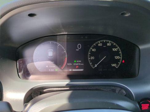 Certified 2025 Honda HR-V Sport image 12