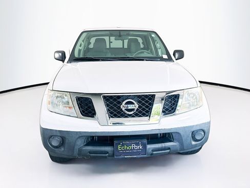 Used 2015 Nissan Frontier SV AWD/4WD image 2