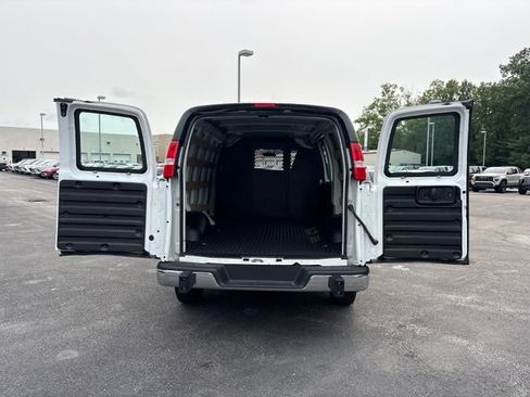 Used 2025 GMC Savana 2500 w/ Driver Convenience Package RWD image 8