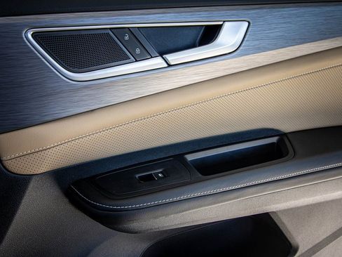 New 2026 Volkswagen Atlas Cross Sport SE image 43