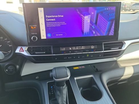 Used 2025 Toyota Sienna XLE w/ XLE Plus Package AWD/4WD image 23