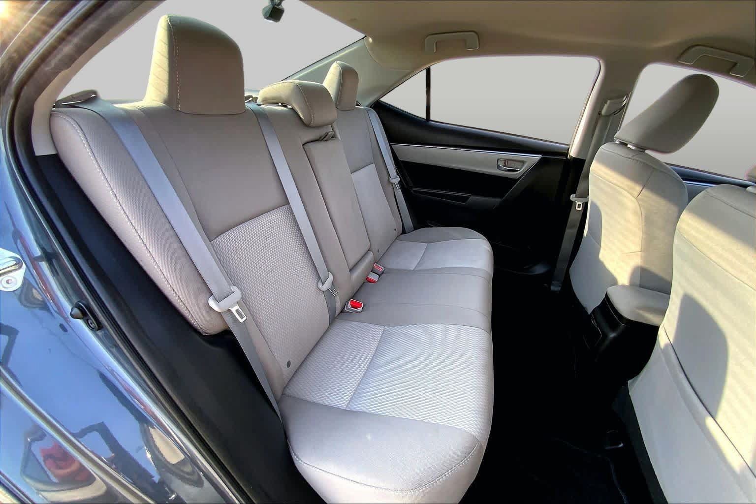Used 2015 Toyota Corolla LE FWD image 19