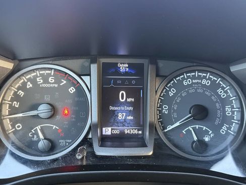 Used 2021 Toyota Tacoma TRD Off-Road image 18