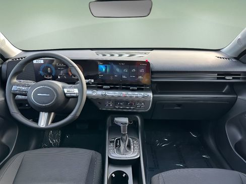 Used 2025 Hyundai Kona SEL image 10