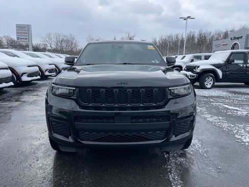 Used 2023 Jeep Grand Cherokee L Altitude image 8