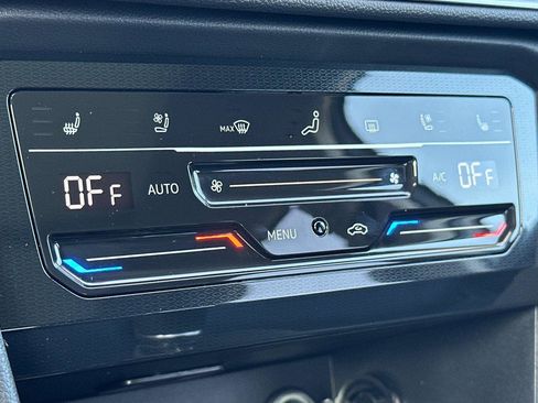 New 2026 Volkswagen Taos SEL image 20