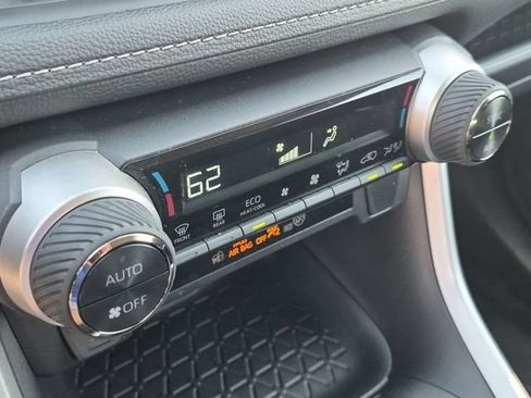 Certified 2025 Toyota RAV4 LE AWD/4WD image 21