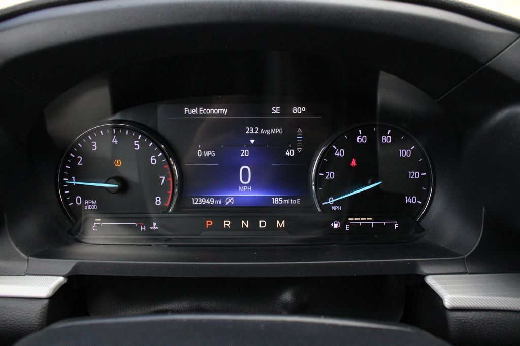 Used 2020 Ford Explorer XLT w/ Equipment Group 202A AWD/4WD image 9