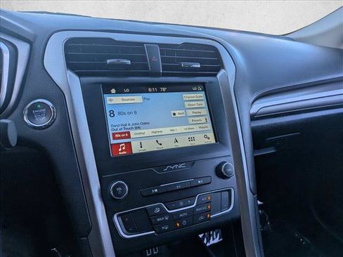 Used 2019 Ford Fusion SE FWD image 20